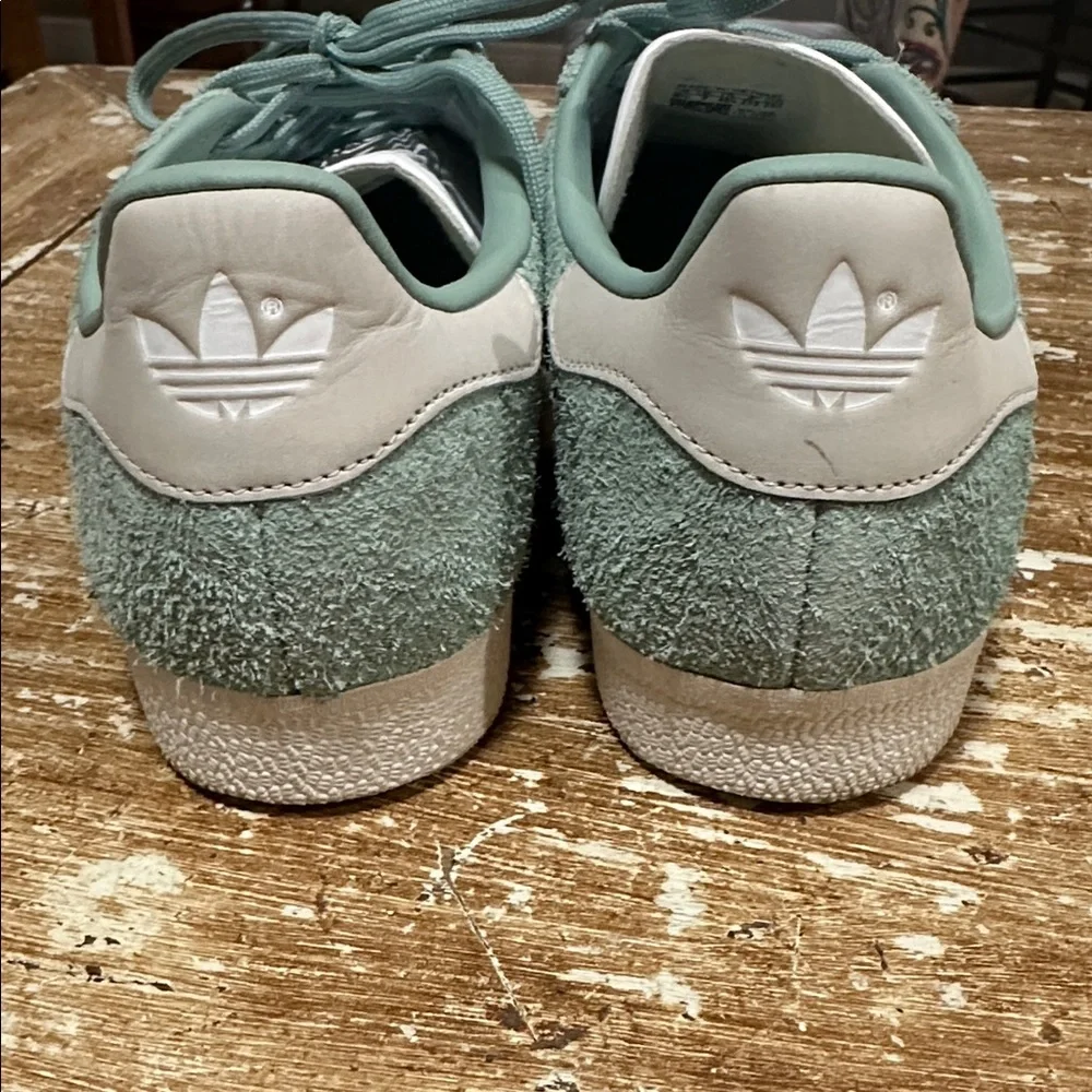 Adidas Gazelle Sneakers Mint Green Suede Women’s 8.5 Cream Stripe Retro Casual
